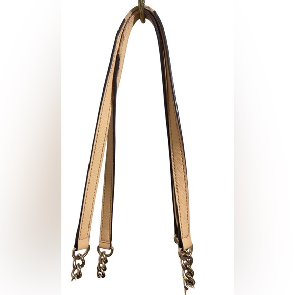 DKNY tote purse in good condition - Picture 6 of 12